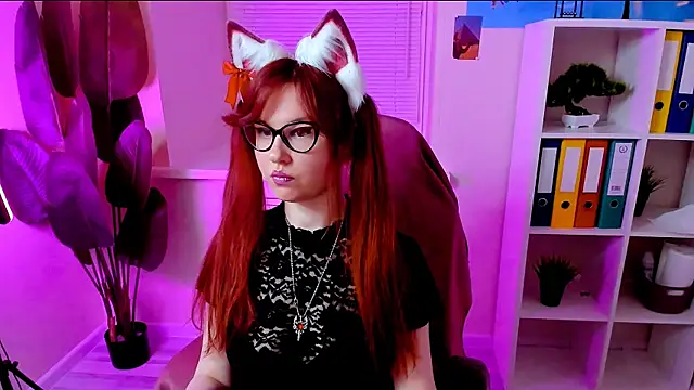 CarolGiggly live sex cam