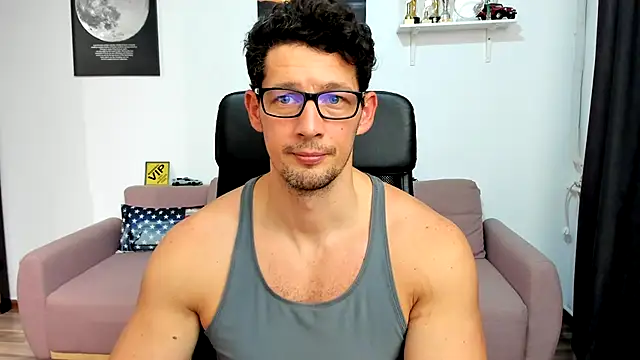 BrutusK08 live sex cam