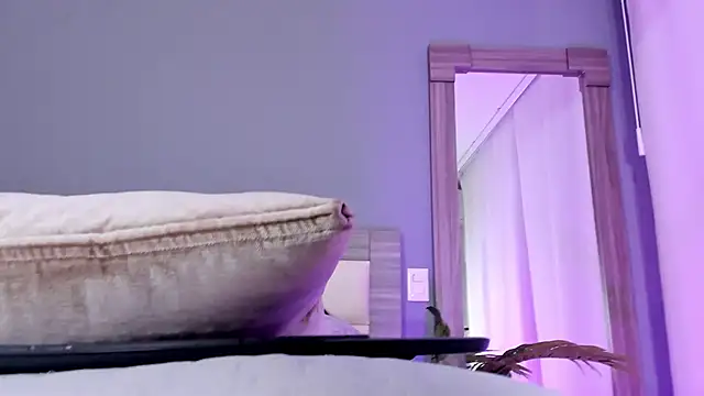 LexxyBunny_'s cam snapshot