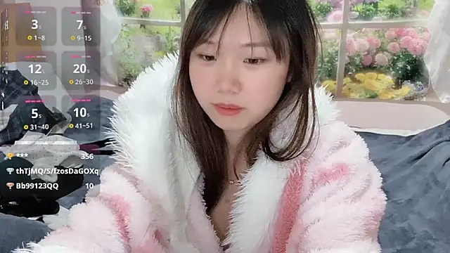 Poppy13 live sex cam