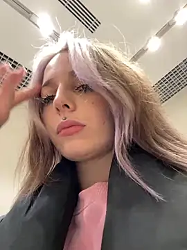 LoraaDoll's cam snapshot