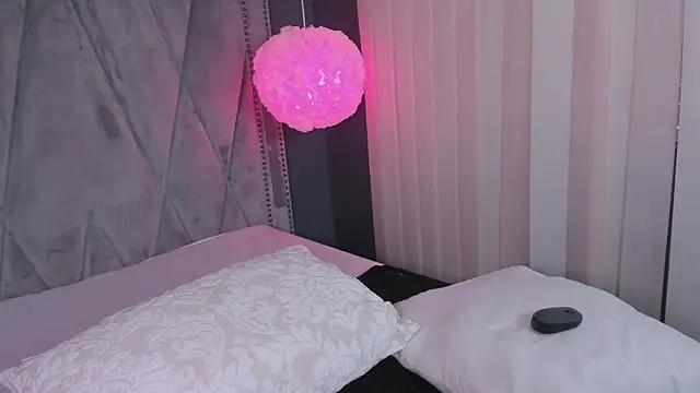 Odette_bulgari's cam snapshot