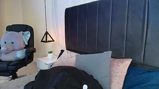 IvyBelle_'s cam snapshot