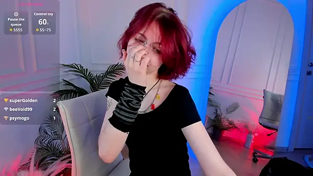 _L_o_r_r_y_'s cam snapshot