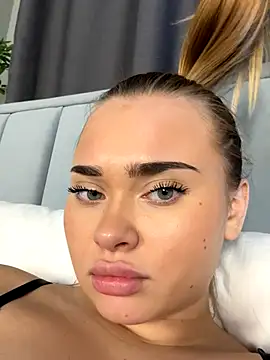 MilaRaven live sex cam