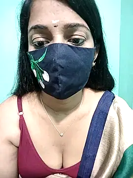 Honeya96 live sex cam