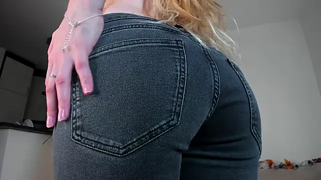 MiaMews's cam snapshot