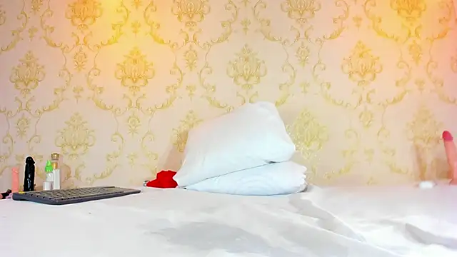 BRITANY_WELLS_'s cam snapshot