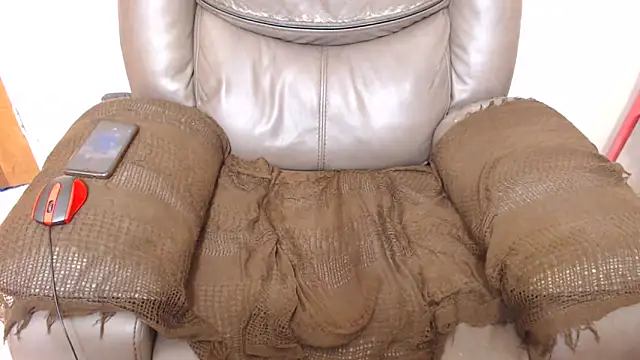 ChocolateClit's cam snapshot