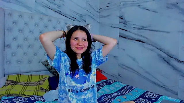 Ari_and_Storm's cam snapshot