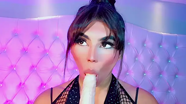 AithanaBlaze live sex cam