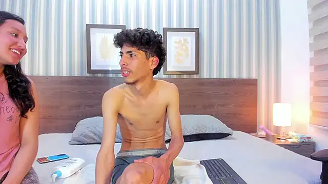 Katy_Gomez_'s cam snapshot