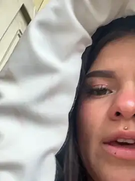 Camila_Duarte2's cam snapshot