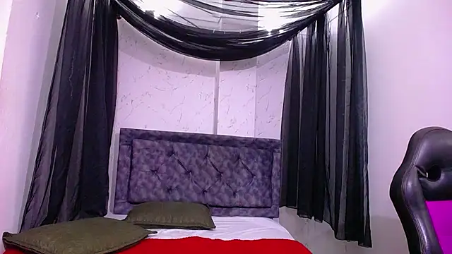 mia__thomson_'s cam snapshot