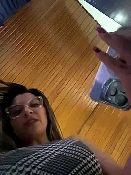 Isabella_Varella's cam snapshot