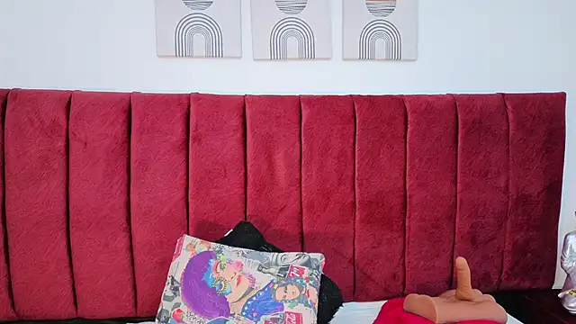 selena_castillo's cam snapshot