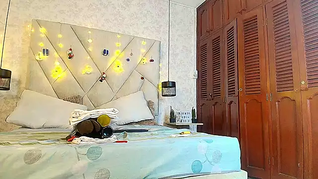 AmbarRaj's cam snapshot