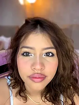 Mia_Valmont's cam snapshot