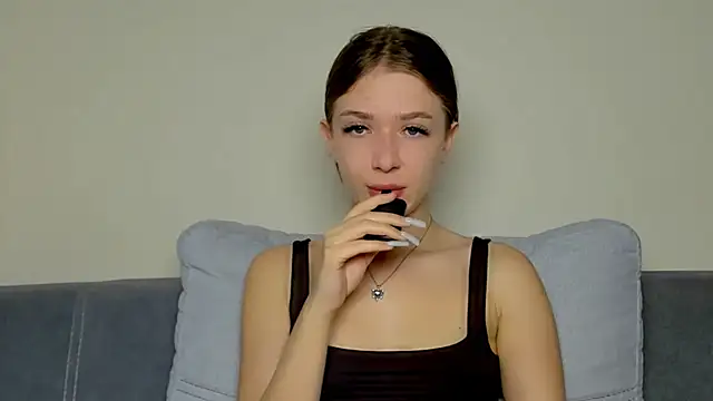 ElleLuv_'s cam snapshot