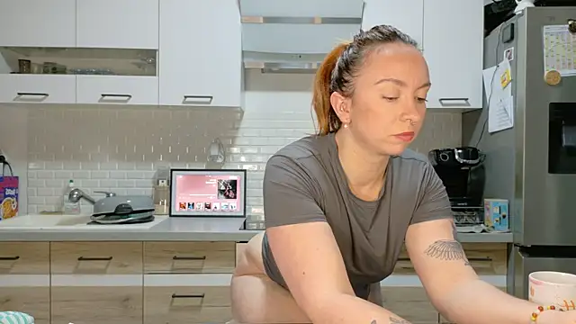 TokyoAna's cam snapshot