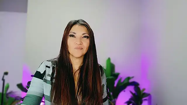 DivineLynn's cam snapshot