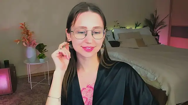 YourLovellyStory's cam snapshot