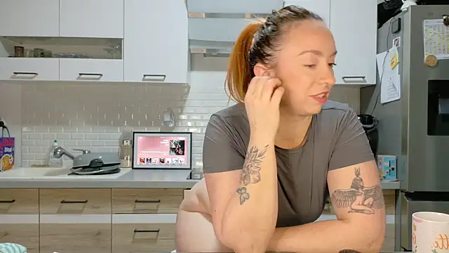 TokyoAna's cam snapshot