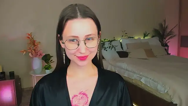 YourLovellyStory's cam snapshot