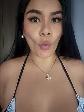 Issane_Peru live sex cam