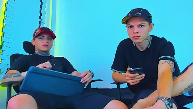 HOT_boy2025's cam snapshot