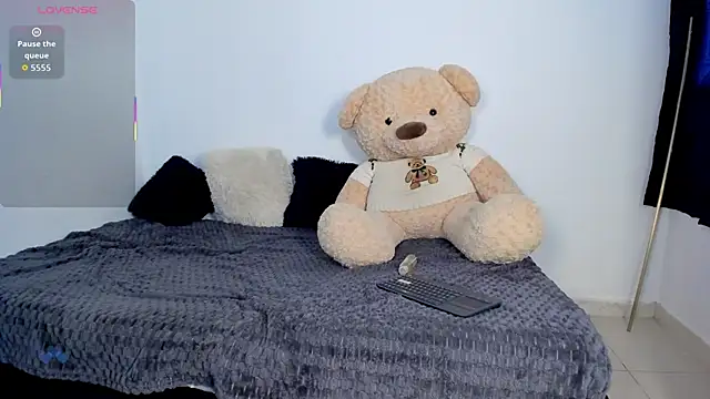 LittleParker's cam snapshot