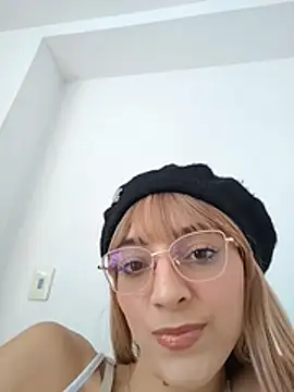 Dani-peggin's cam snapshot