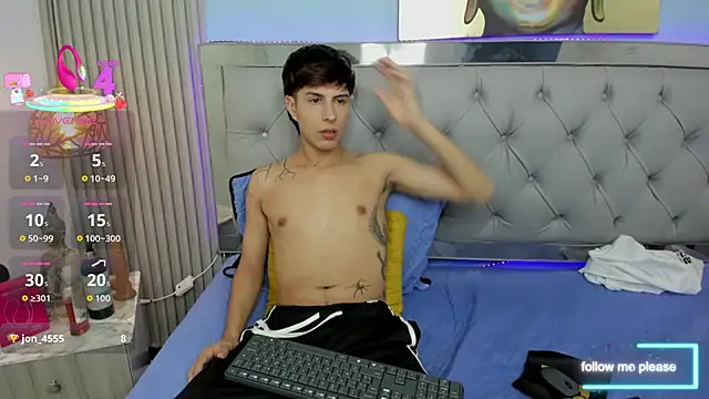 Estiv18_'s cam snapshot