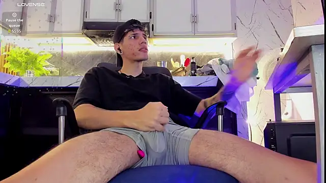 david_huge's cam snapshot