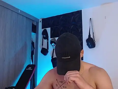 adam_keith's cam snapshot