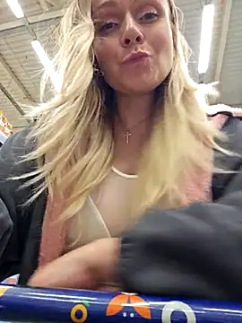 Bondgirl_013's cam snapshot