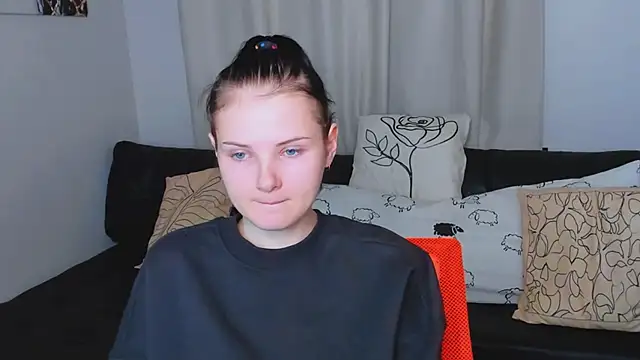 Leila_xxBaby's cam snapshot