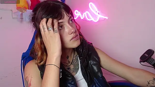 _sharlotte777's cam snapshot