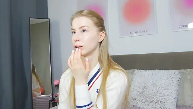 VioletiSwone's cam snapshot