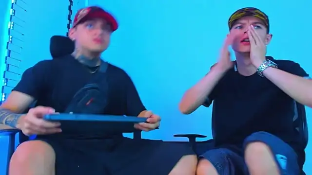 HOT_boy2025's cam snapshot