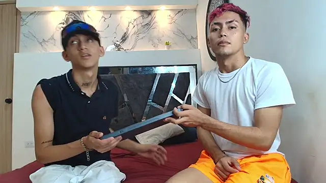 VERY_HOT_GUYS's cam snapshot