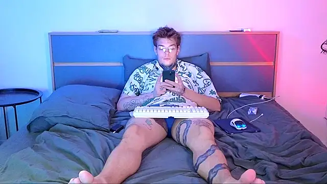 DENIS_HERE's cam snapshot