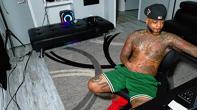 SLANGONDEMHOES's cam snapshot