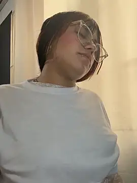 angie_rousse_'s web cam