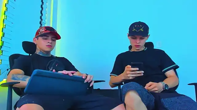 HOT_boy2025's cam snapshot