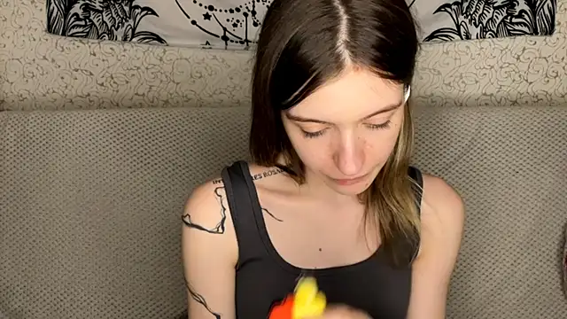 MiriamDongo's cam snapshot