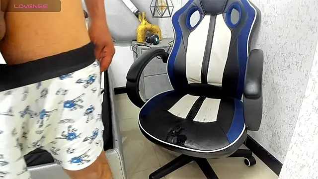 DANIDICK_VC live sex cam