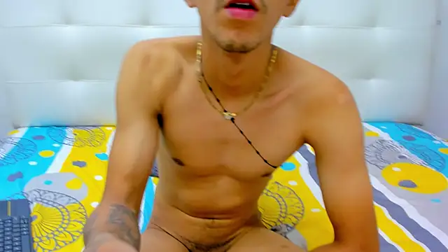 ahsly78alejandro live sex cam