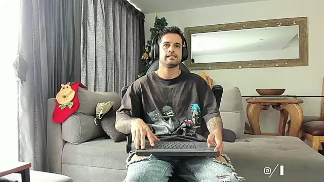 Davevilboy live sex cam