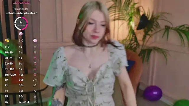 arielabradberry's cam snapshot